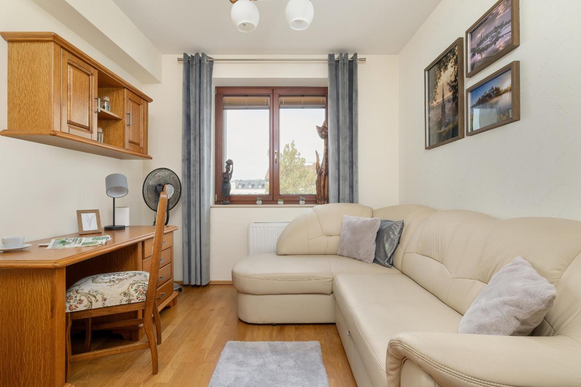 Przytulny Apartament Z Klimatyzacja I Parkingiem By Noclegi Renters Cracovia Esterno foto